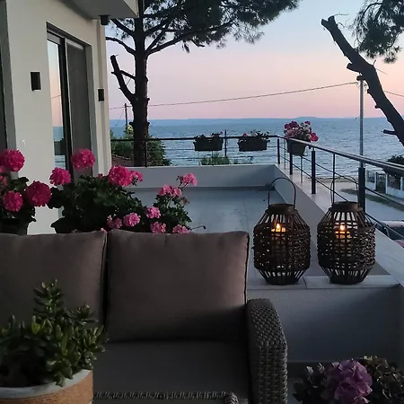 Azure Boho Retreat Апартаменты Никити