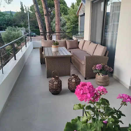 Апартаменты Azure Boho Retreat